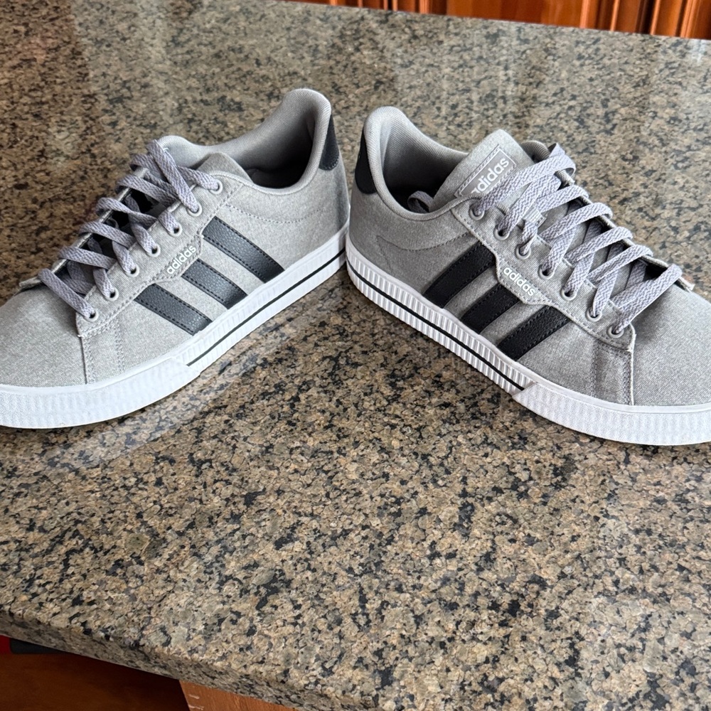 Adidas Men's Gray and Black Sneakers
